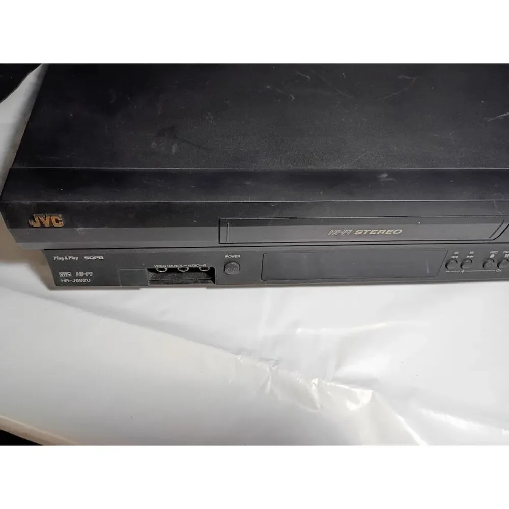 JVC VCR Model HR-J692U Tested & Works